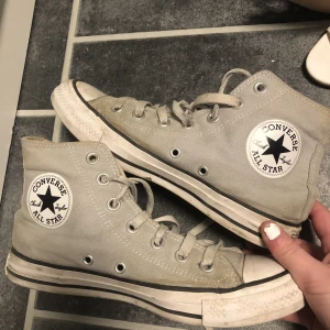 Converse - Grå converse i st 37