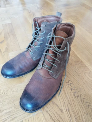 Timberland Earthkeepers size 45 - Genuine leather boots I bought for my dad. Turns out his feet are not big enough.