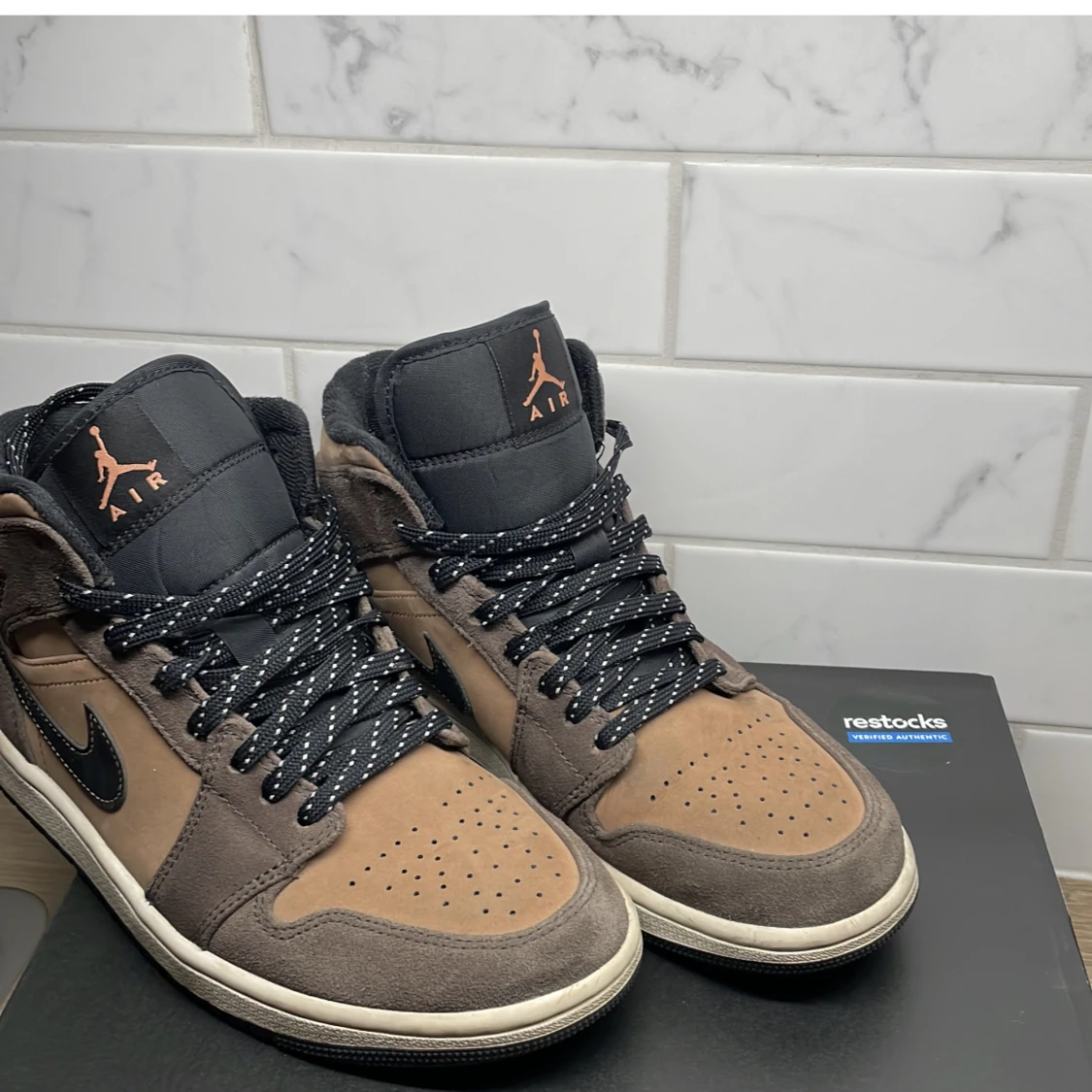 Air jordan 1 mid Earth tone  - 90