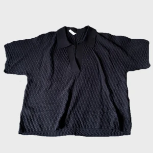 oversize tröja - snygg kortärmad tröja, knappt använd🌱passar som oversize S. pris kan diskuteras ✨