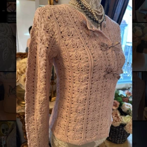 Helt ny Odd Molly kofta  - Helt ny Odd Molly kofta i storlek XS-S för 950kr💗 (kan posta men kan också mötas upp och lämna över i Uddevalla).