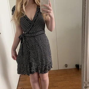 Klänning - Jättefin sommarklänning! Frakt tillkommer om man ej vill mötas upp!😊