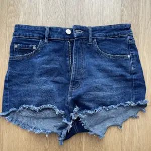 Fina jeans shorts från Zara som är jättefina på sommaren💓