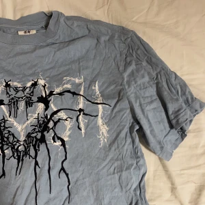 T-shirt - T-shirt från h&m😊skulle säga att de är M