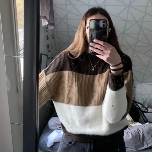 Stickad tröja - Bekväm stickad tröja. Fint skick💗