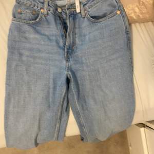 Rowe jeans från weekday som ja inte använder