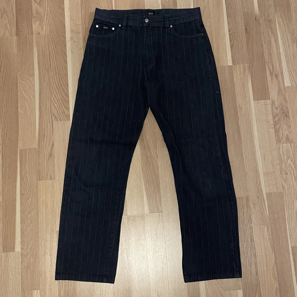 Hugo boss jeans strl 34/34, sitter dock lite mindre än 34/34. Jeans & Byxor.