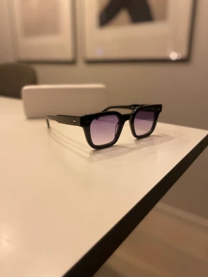 Chimi 04 - Tjingeling badring, säljer mina glajor nu för ett bra pris utan några skador. Perfekt nu inför soliga våren och sommaren. Kan lova dig att du kommer få många tjejer eller killar med dom här glajorna;)