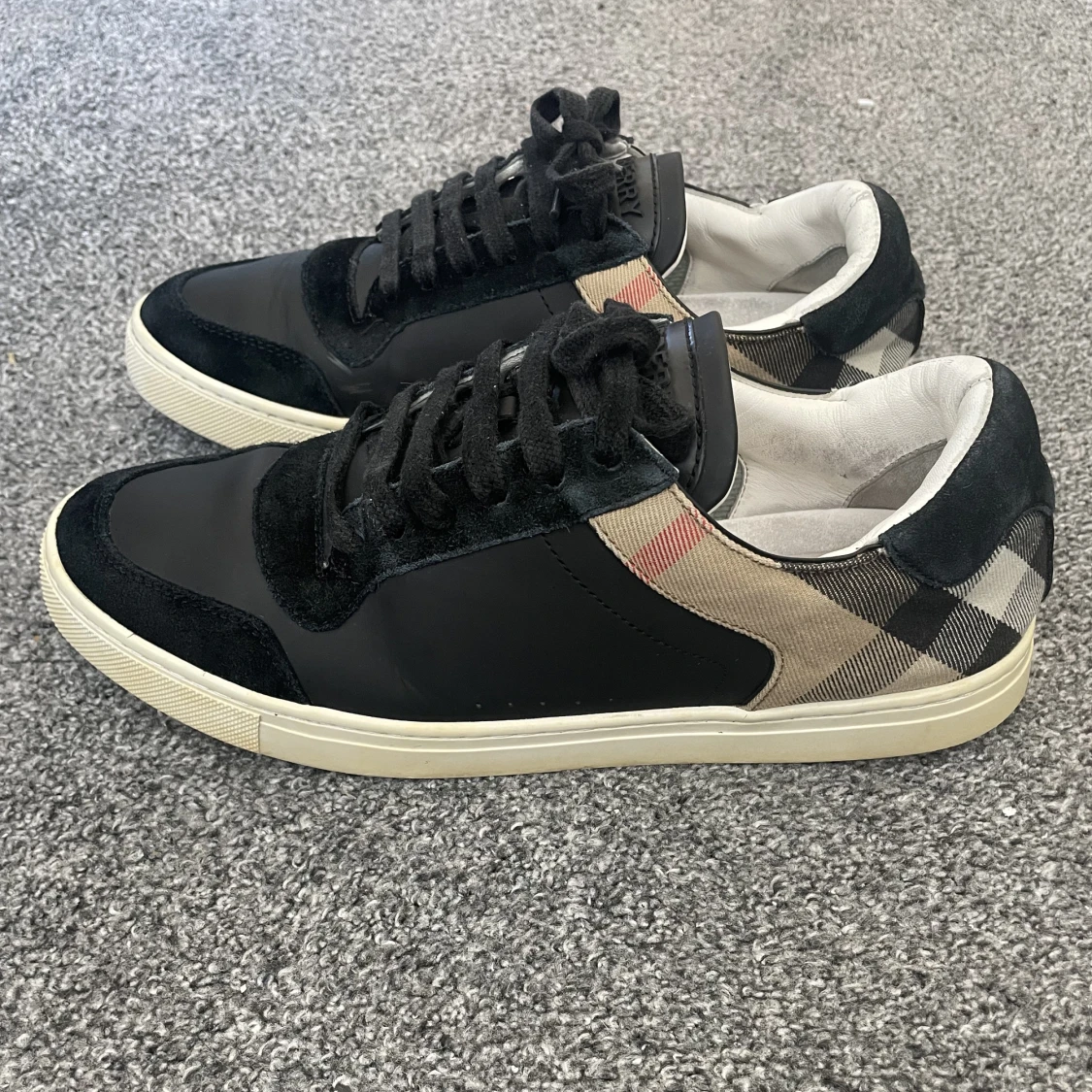 Burberry sneakers 