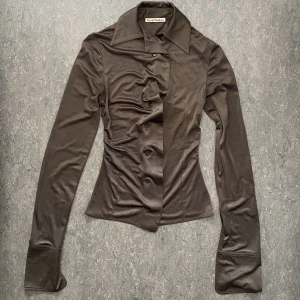 Sample skjorta från acne studios - Acne studios sample skjorta. Gick aldrig i produktion. Helt unik. Använd med i bra skick. Inga defekter. 