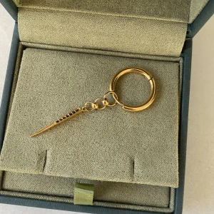 Örhänge  - Örhänge från Wos i stearling silver, sällan använd😁 bara att trycka på köp nu för att köpa!