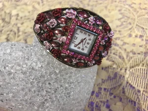 Blommor Armband Dam Klocka med Strass - Pris 199kr Frakt 59kr