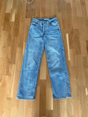Levi’s ribcage straight Jeans - Skick: 9/10