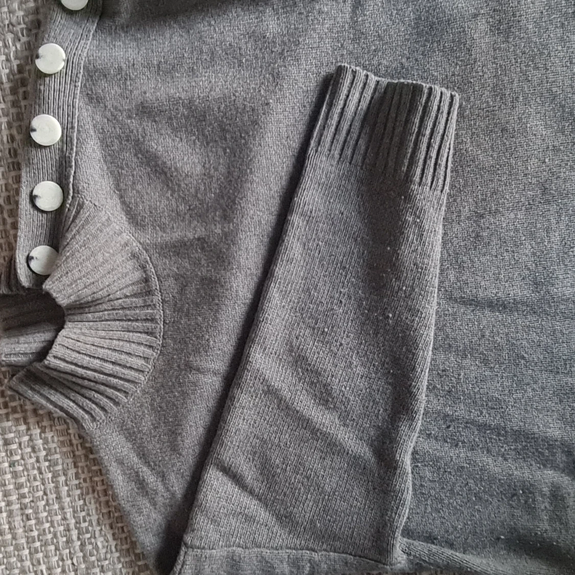 Ulltröja. Nypris 2300 - 91