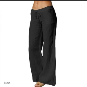 Svart linnebyxor - Storlek S, avskyr att returnera saker så beställde ett nytt par i M då S var för litet för mig. Var svårt att få en bra bild, säljer ett par likadana i vitt också, där man ser bättre hur den sitter på o ser ut. 250kr +frakt