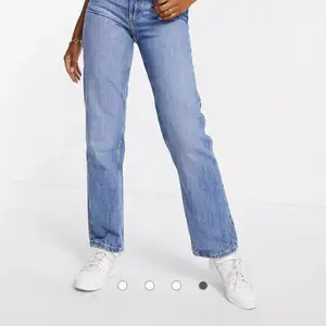 Säljer mina bershka jeans! Dom är såå sköna o jätte snygga men har liknande så använder inte dem så mycket! Frakt ingår