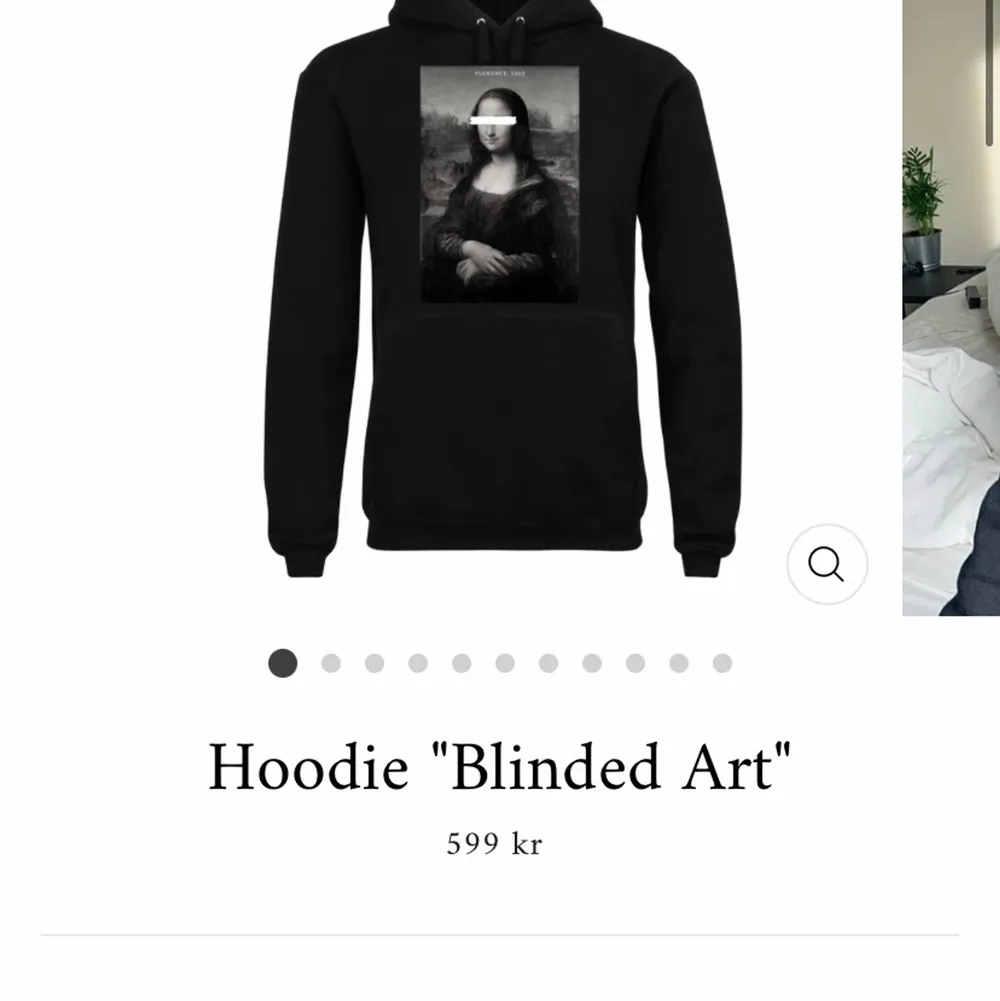 Hoodie från Thecoolelephant (blinded art). Bra skick storlek xs. Färg svart. Köpt för 600kr! . Tröjor & Koftor.