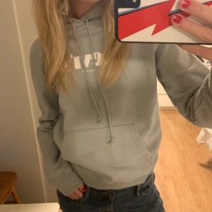 Levis hoodie  - Levis hoodie, stl xs. Ljusblå o i jätte bra skick! 