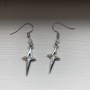 Stjärn örhängen - TRYCK INTE PÅ KÖP NU KNAPPEN!!! Nickelfria stjärn örhängen! frakt 15 :)