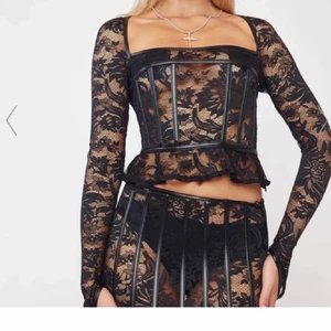 Spets topp - Svart spets topp i storlek XS