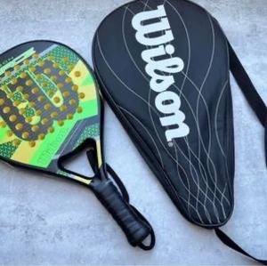 Wilson Carbon Force inkl. väska - Använt ytterst få gånger Rambredd:38 mm Vikt:365 g