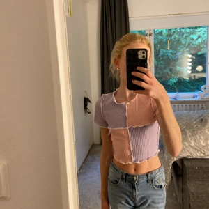 Topp💖 - Jätte gullig topp från shein💖 säljer för jag aldrig använder den💖 toppen är i super fin kavlite💖💖💖