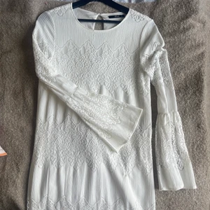 Magisk klänning från Only🌸 - Strl.38  Så så fin!!! Endast använd 1 gång💗