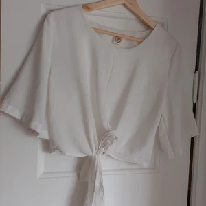 Blus okänt märke - strl. S - Använt sparsamt, jättefin kvalite.