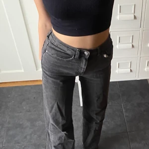 Svarta jeans,sällan använt  - Ordinarie pris 500kr