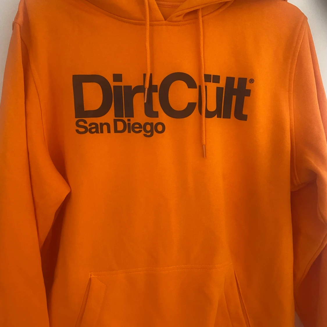 Säljer helt ny dirt cult huddie som inte ens är provad  - 90