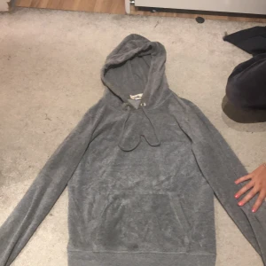 Tjocktröja - Grå Tjocktröja, skönt material, mysig 30kr+frakt  