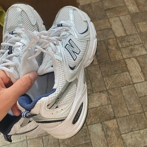 New Balance 530  - Använda 1 gång men tyvärr för små för mig. Ser helt nya ut, strl 38,5. 
