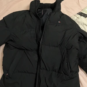 Tommy hilfiger - Använd fåtal gånger, typ ny