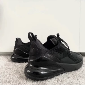 Nike 270 - Nike 270s från Jd, inga skador eller liknande. Kartong och kvitto tillkommer