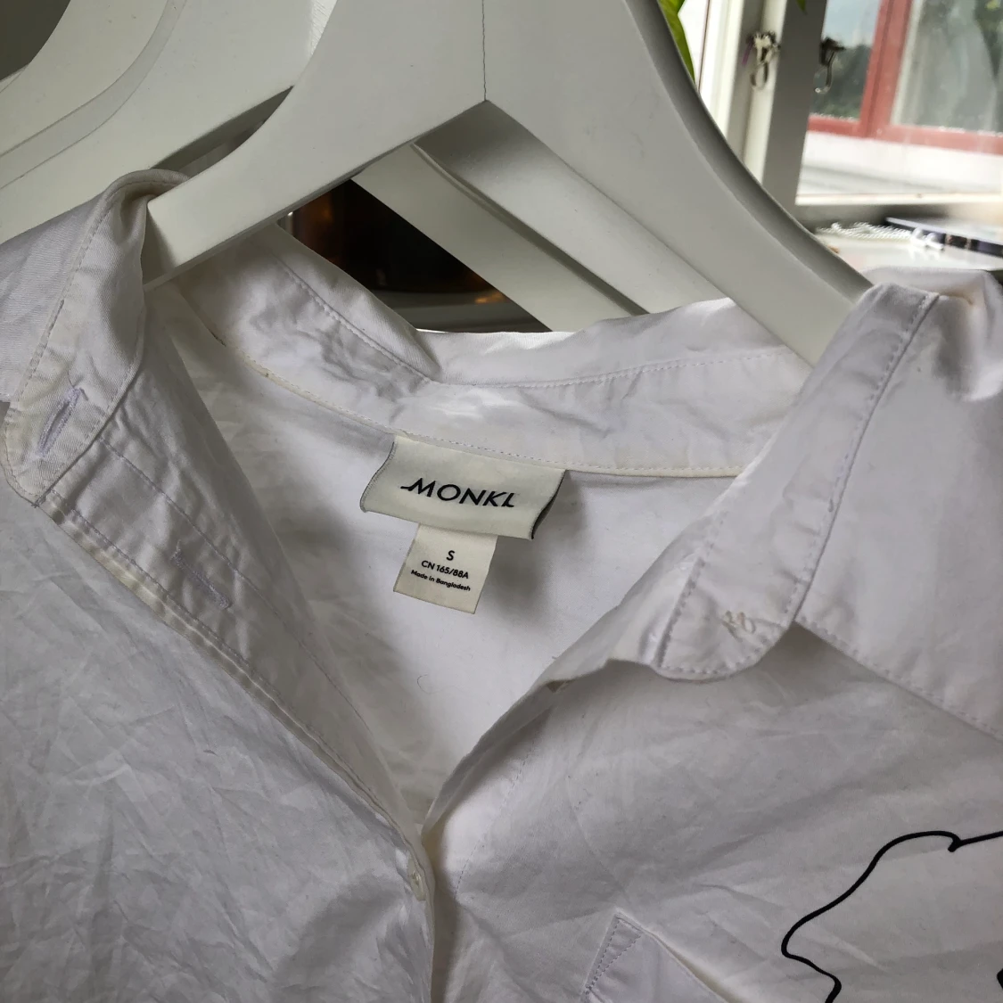 Mönstrad vid skjorta från MONKI stl S - 91