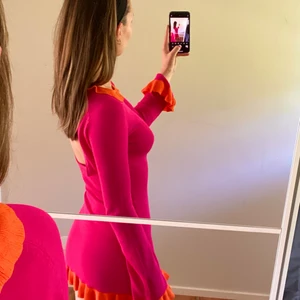 Rosa klänning - Helt sjukt snygg klänning från Nakd. Har använt den en gång, men säljer den då jag har för många klänningar.