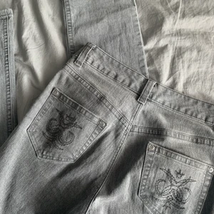 Gråa raka jeans - Så snygga raka jeans. Öppen för byten 