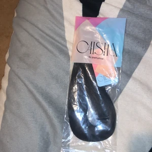 Löshår  - Då jag råkat beställa två paket så säljer jag ena som är helt oöppnat, de är väldigt långa ca 60 cm, kan plattas och lockas ☺️