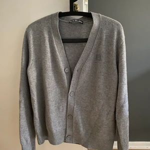 Acne Studios V-neck cardigan - Retail pris 2700kr