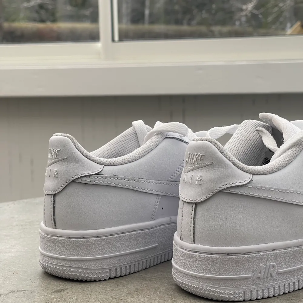 Helt nya Nike air force 1. Oanvändna storlek 38. . Skor.