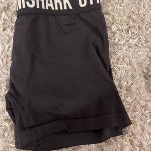 Svarta gymshark shorts  - Säljer mina oanvända gymshark shorts. Köparen står för frakten💕