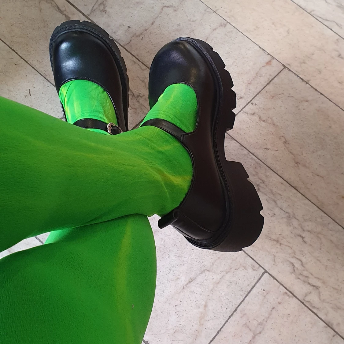 Super fin ny plåta skor