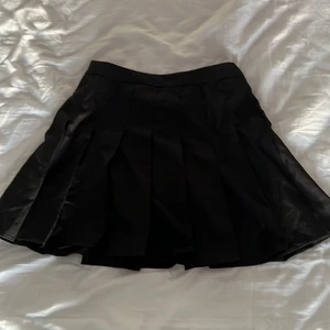 Tennis skirt (aldrig använd) - 💌 Fraktkostnad kan ändras - skickar även med spårbar frakt eller i större paket om du vill köpa flera kläder samtidigt 💌