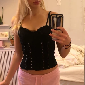 Linne - Säljer mitt jättefina linne, skriv vid frågor🥰