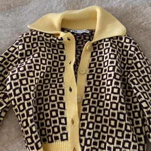 Kofta  - En kofta från zara, knappt använd. 