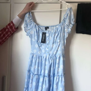 Blå klänning - Superfin ljusblå sommarklänning från Eilly Bazar. Endast prövad och lappen sitter kvar!❤️