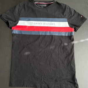 Tommy Hilfiger T-shirt - Storlek S