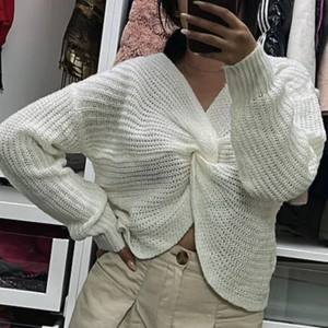 Stickat 🧶  - Vit stickad topp 