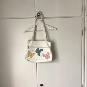 Cool väska med mönster köpt på second hand i Köpenhamn