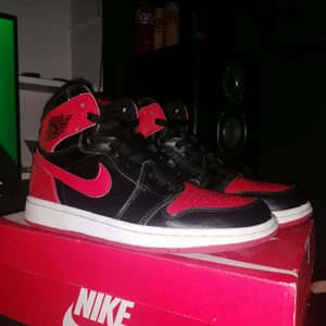 Jordan 1 mid banned - Storlek 41 jordan 1 mid banned